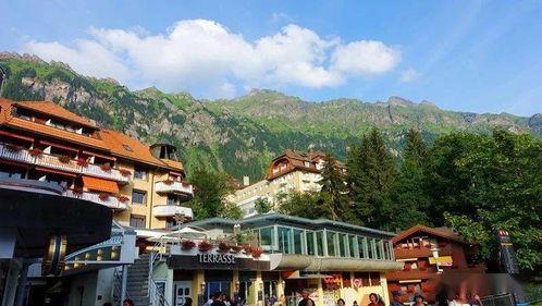 峭壁小镇,隐匿于绝壁间的世外桃源