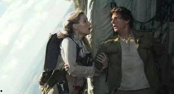 她从风暴中走来,她坚韧走来